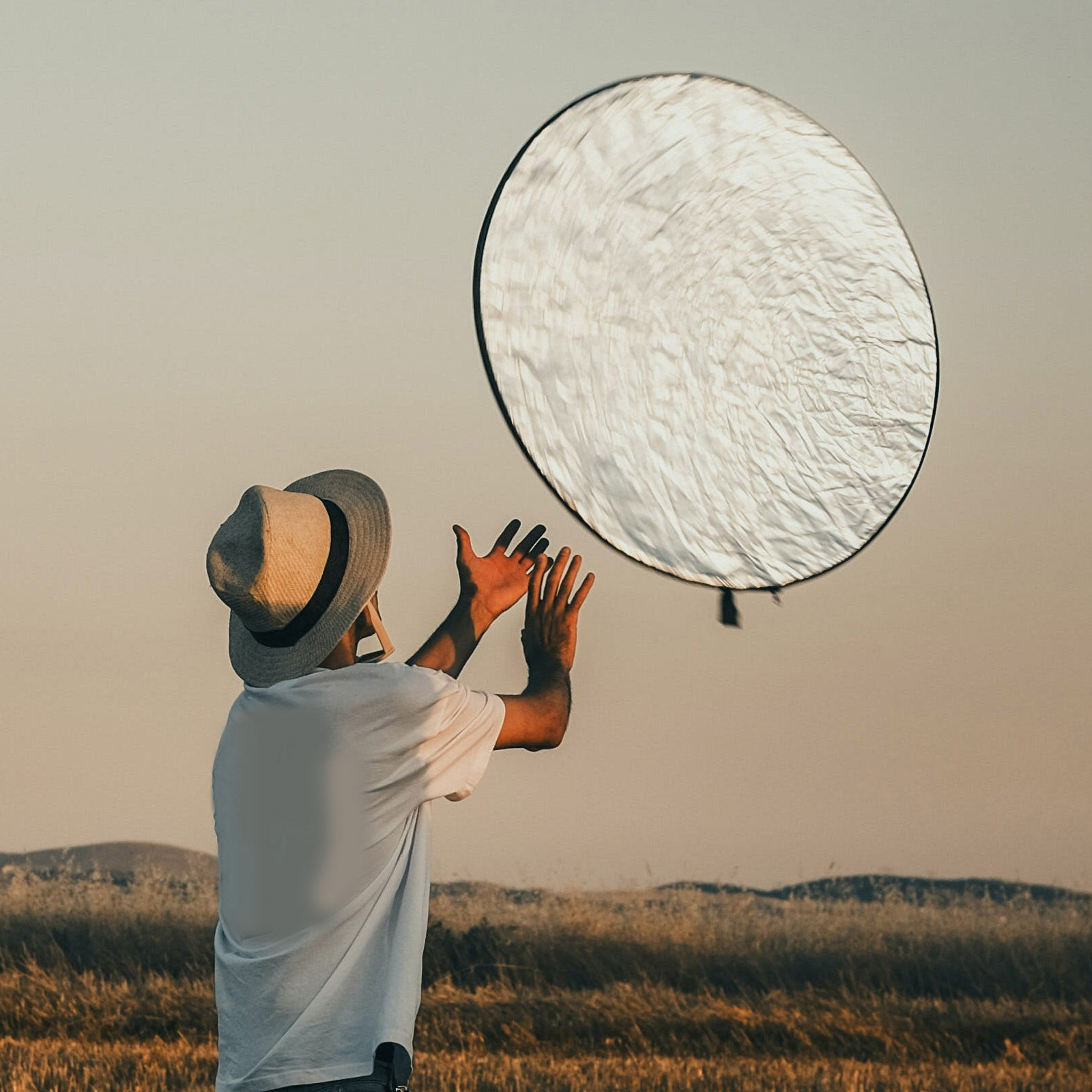 عاكس ضوئي للتصوير، لوح عاكس قا - مراجعة Photography Lighting For Outdoors وسعره
